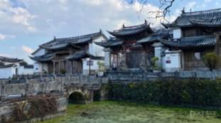 德国小伙来中国游玩，一上高铁就怒了：凭啥让我坐货车？游戏画面